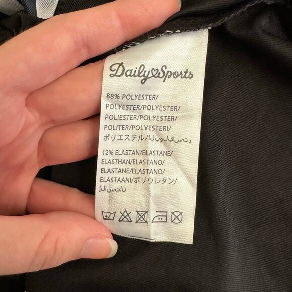 Daily Sports Golf Polo Shirt Women’s XL Black White Geometric Print Short Sleeve - Picture 7 of 11